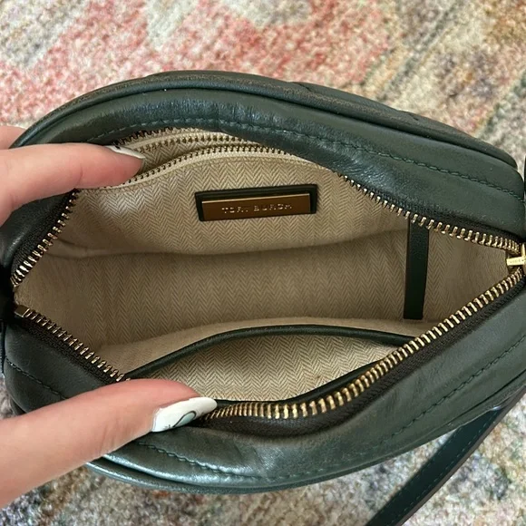 Tory Burch Kira Chevron Small Camera Bag - Picture 5 of 7